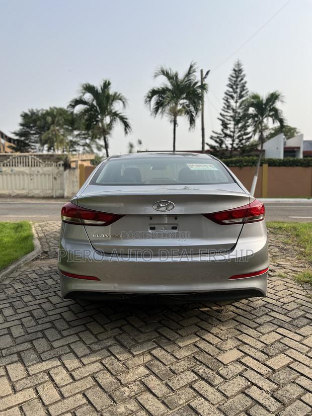 Hyundai Elantra 2017 Gray photo 8