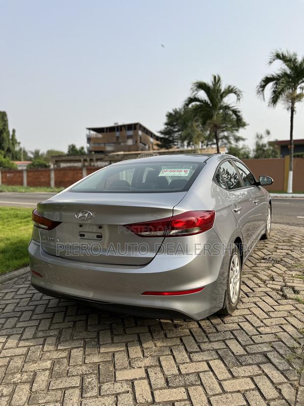Hyundai Elantra 2017 Gray photo 7