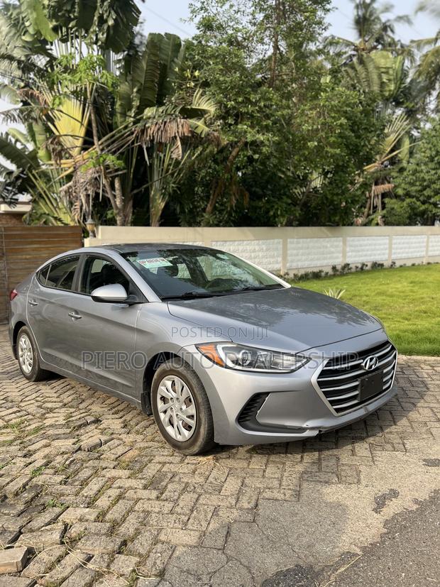 Hyundai Elantra 2017 Gray photo 3