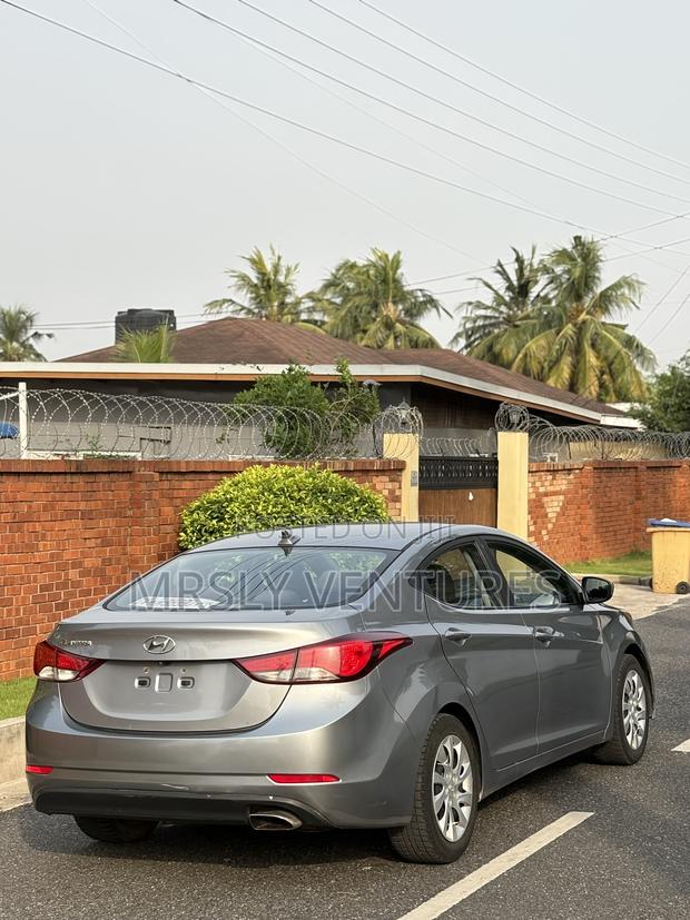 Hyundai Elantra 2016