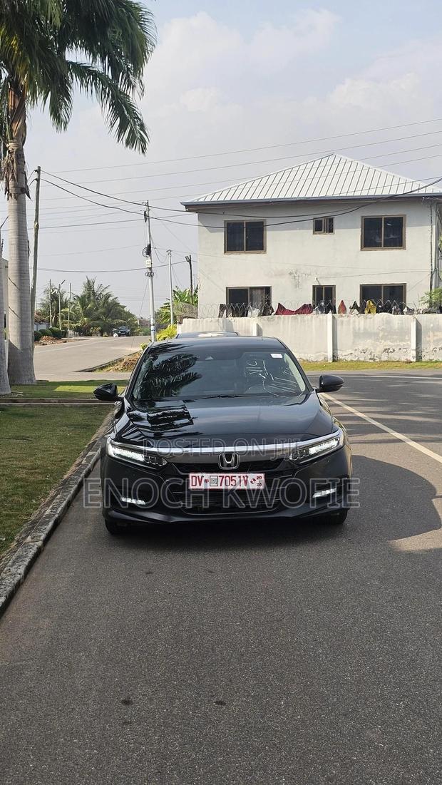 Honda Accord Touring 2018 Black photo 3
