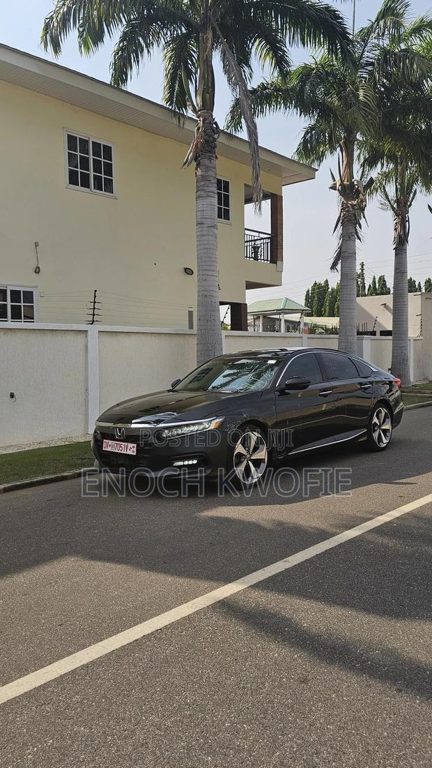 Honda Accord Touring 2018 Black photo 8