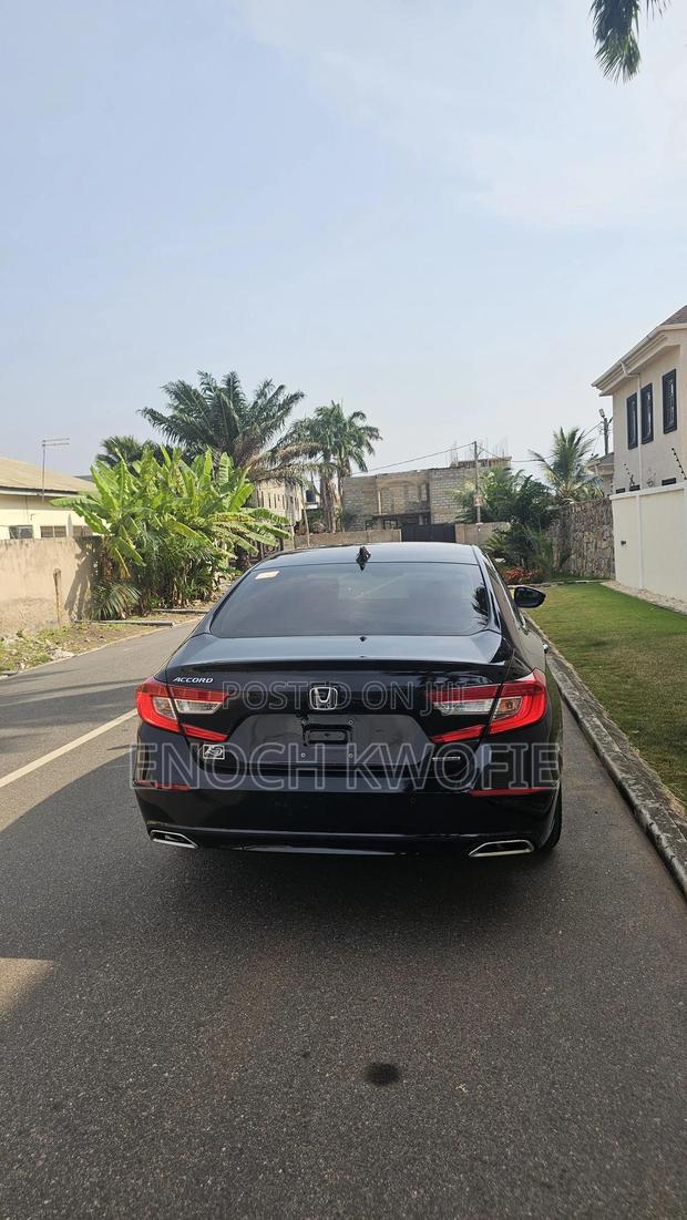 Honda Accord Touring 2018 Black photo 9