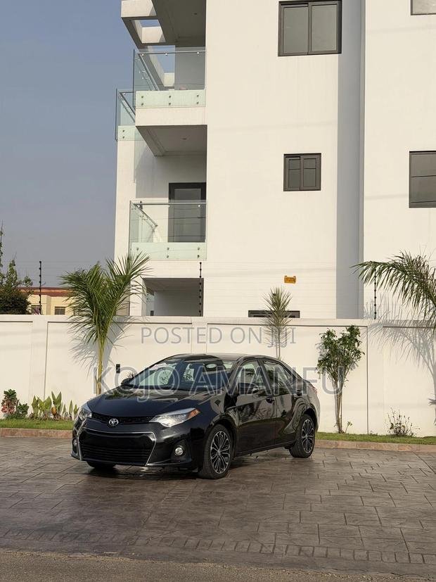 Toyota Corolla S 4dr Sedan (1.8L 4cyl CVT) 2016 Black