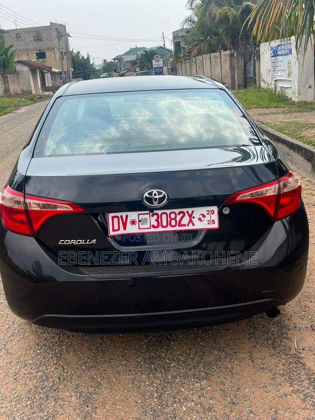 Toyota Corolla L 4dr Sedan (1.8L 4cyl CVT) 2017 Black photo 3