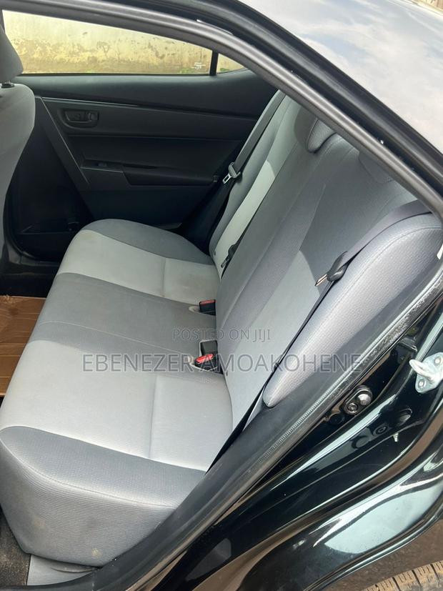 Toyota Corolla L 4dr Sedan (1.8L 4cyl CVT) 2017 Black photo 6