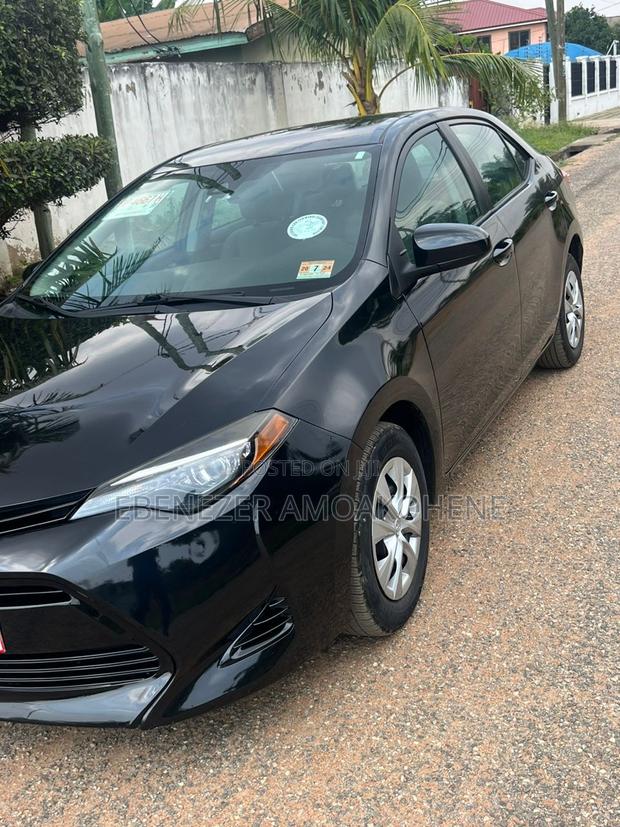 Toyota Corolla L 4dr Sedan (1.8L 4cyl CVT) 2017 Black photo 4