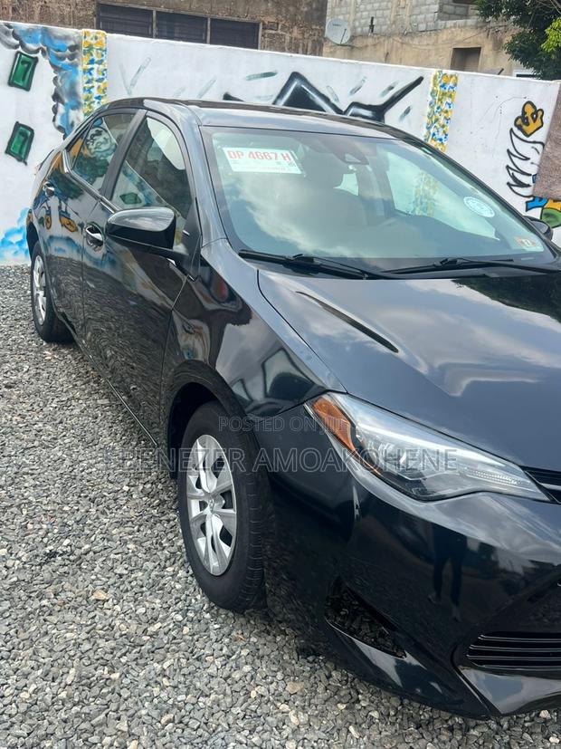 Toyota Corolla L 4dr Sedan (1.8L 4cyl CVT) 2017 Black photo 5