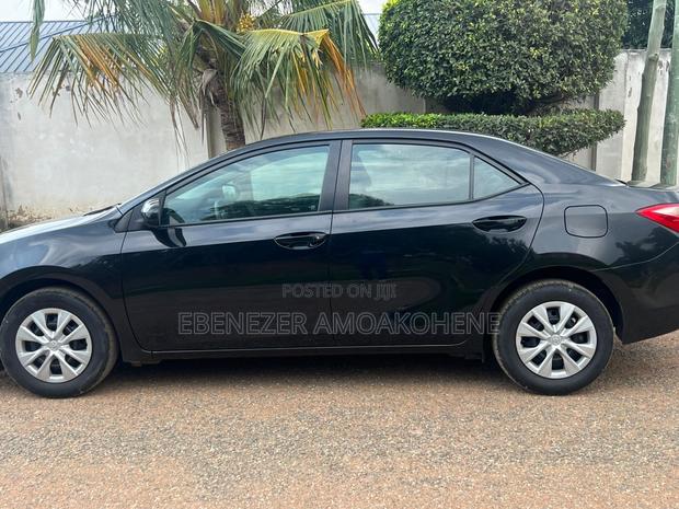 Toyota Corolla L 4dr Sedan (1.8L 4cyl CVT) 2017 Black photo 8