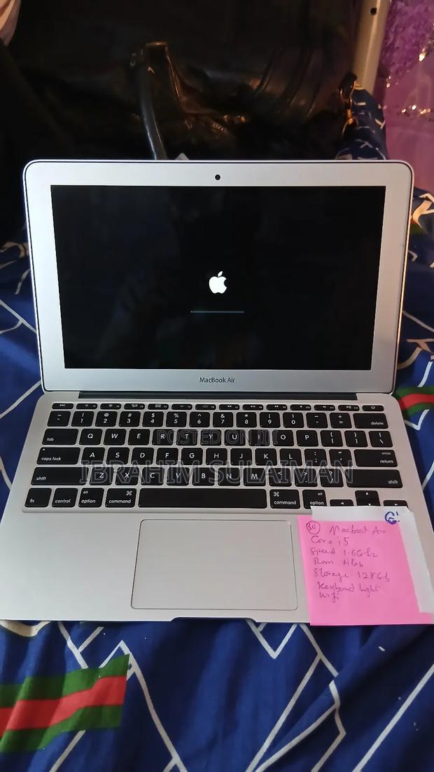Laptop Apple MacBook 2015 8GB Intel Core 5 SSD 128GB photo 2