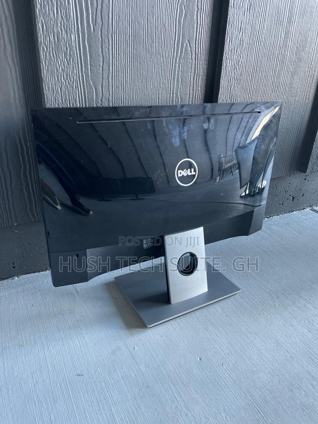Dell 24” Ips Display Glossy Back Monitor photo 3