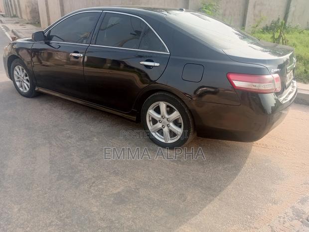 Toyota Camry LE 4dr Sedan (2.5L 4cyl 6A) 2011 Black photo 6