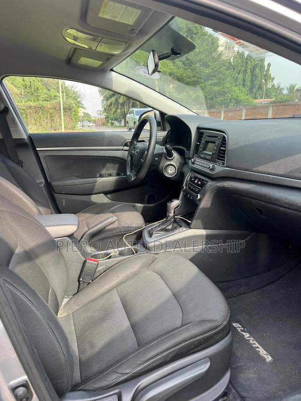 Hyundai Elantra 2017 Gray photo 6