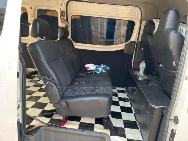 Nissan Caravan (Urvan) 2013 White