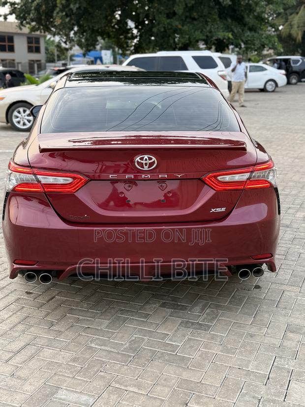 Toyota Camry XSE FWD (2.5L 4cyl 8AM) 2018 Red photo 9