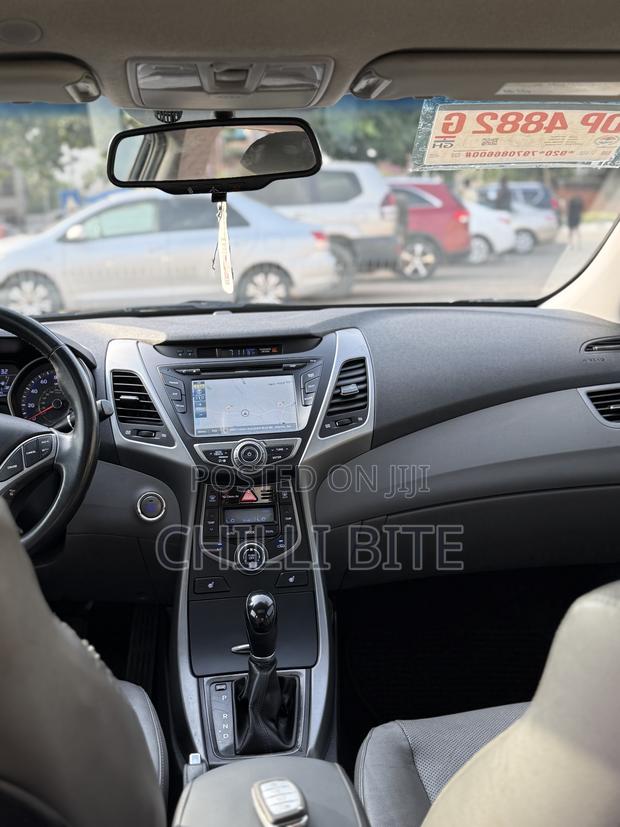 Hyundai Elantra Limited 4dr Sedan (1.8L 4cyl 6A) 2015 Black photo 8
