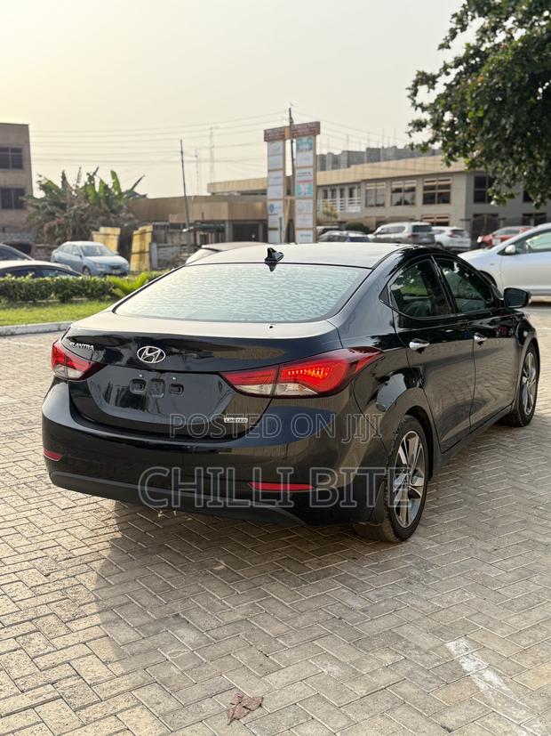 Hyundai Elantra Limited 4dr Sedan (1.8L 4cyl 6A) 2015 Black photo 7