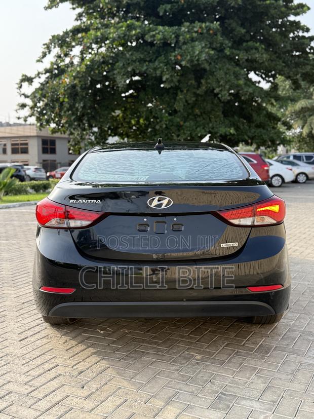 Hyundai Elantra Limited 4dr Sedan (1.8L 4cyl 6A) 2015 Black photo 3