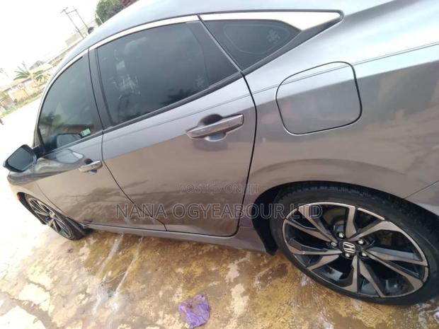Honda Civic 2020 Gray
