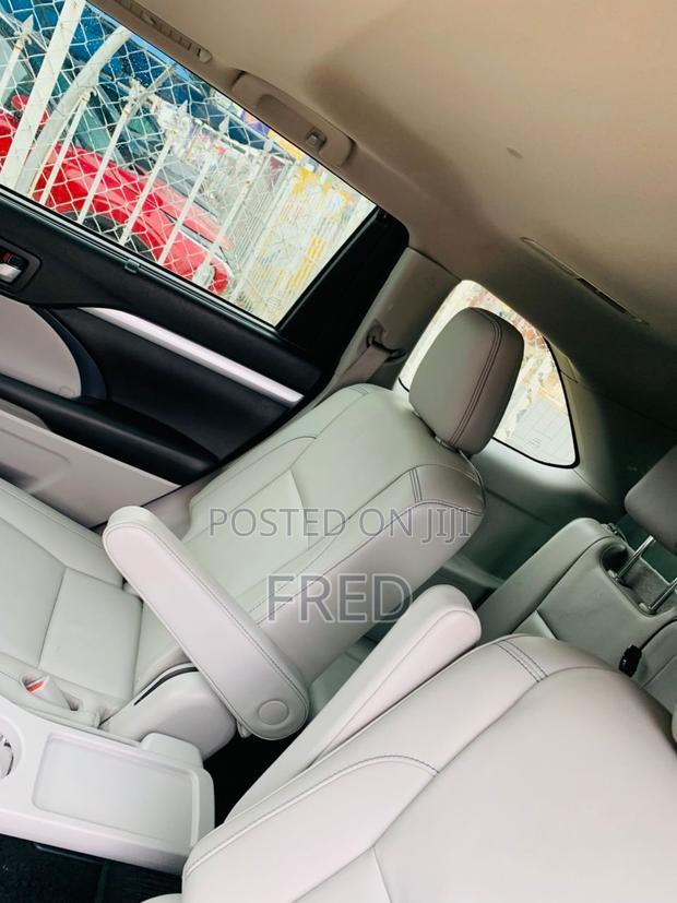 Toyota Highlander XLE V6 4x2 (3.5L 6cyl 6A) 2016 Blue