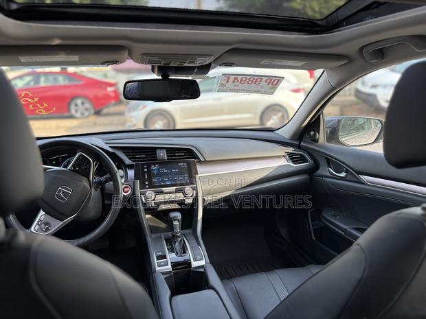 Honda Civic Touring 4dr Sedan (1.5L 4cyl) 2017 Gray