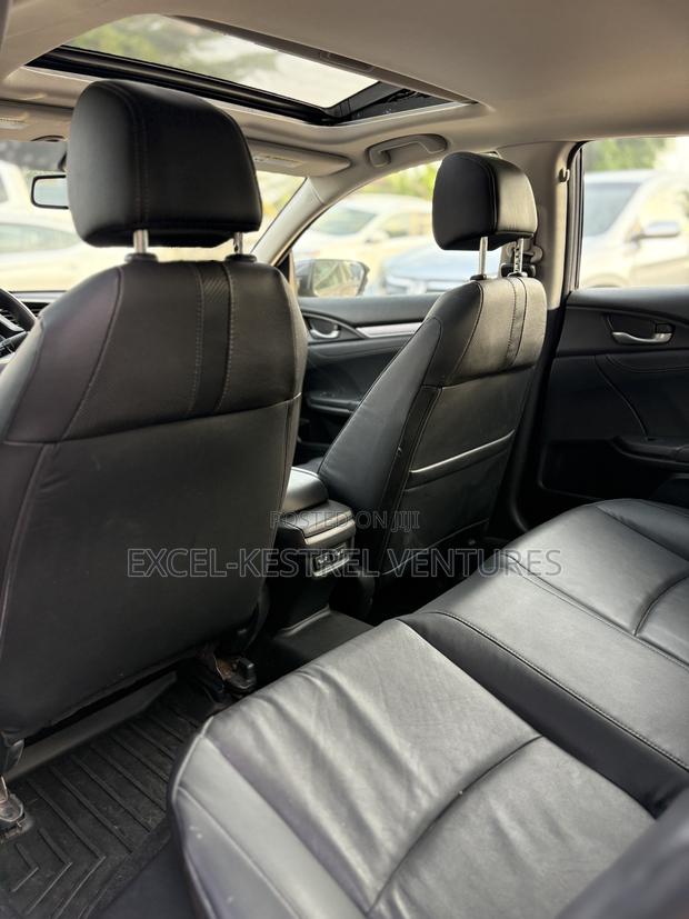 Honda Civic Touring 4dr Sedan (1.5L 4cyl) 2017 Gray