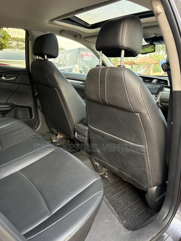 Honda Civic Touring 4dr Sedan (1.5L 4cyl) 2017 Gray