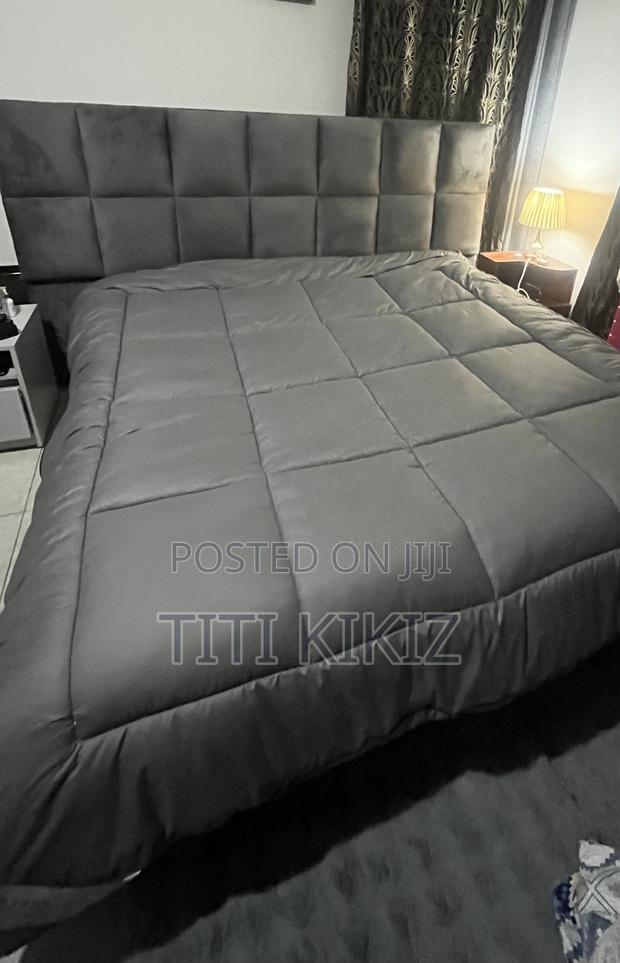 Beautiful Inbuilt Queen Size Bed By