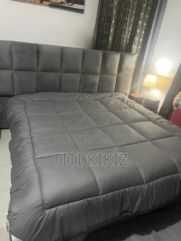 Beautiful Inbuilt Queen Size Bed By photo 3