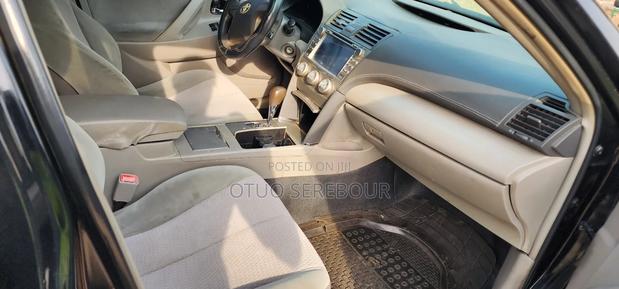 Toyota Camry LE 4dr Sedan (2.5L 4cyl 6AM) 2010 Black photo 7
