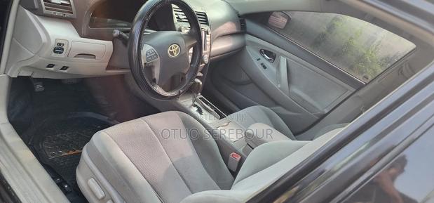 Toyota Camry LE 4dr Sedan (2.5L 4cyl 6AM) 2010 Black photo 9