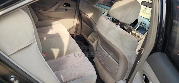 Toyota Camry LE 4dr Sedan (2.5L 4cyl 6AM) 2010 Black photo 10