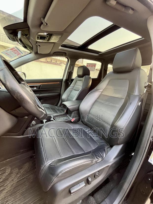 Honda CR-V Touring AWD 2019 Black photo 8