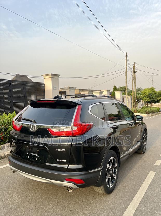 Honda CR-V Touring AWD 2019 Black photo 5
