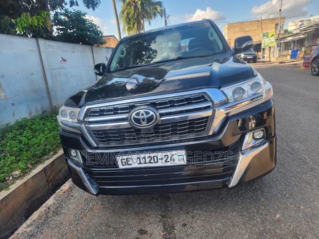 V8 for Rent - 4x4 (For All Your Travels and Meetings) · Photo 2