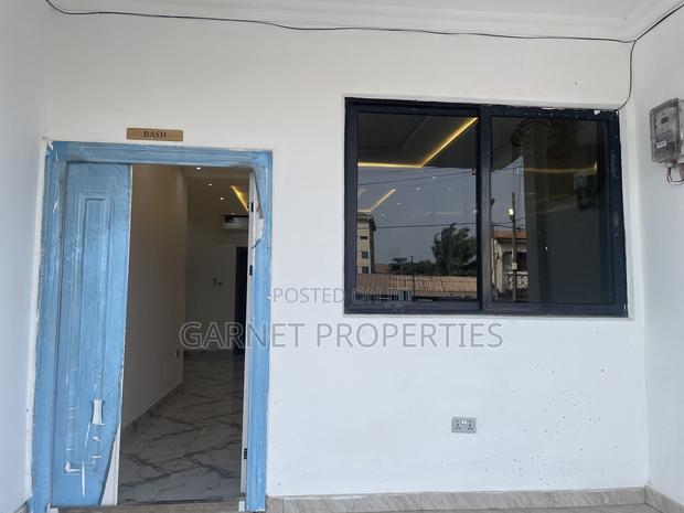 2bdrm Apartment in Garnet Properties, Madina for rent