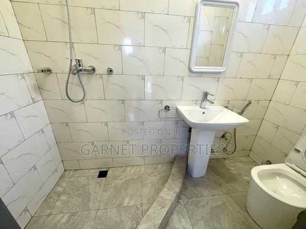 2bdrm Apartment in Garnet Properties, Madina for rent photo 11