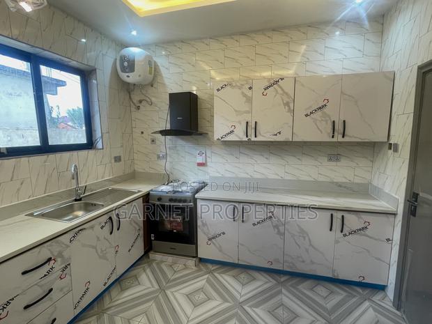 2bdrm Apartment in Garnet Properties, Madina for rent photo 4