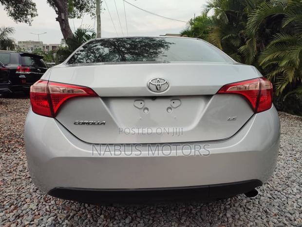 Toyota Corolla LE Eco (1.8L 4cyl 2A) 2018 Silver