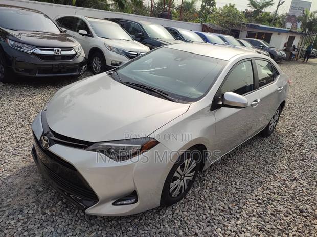 Toyota Corolla LE Eco (1.8L 4cyl 2A) 2018 Silver