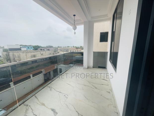 2bdrm Apartment in Garnet Properties, Airport Residential Area for rent photo 10