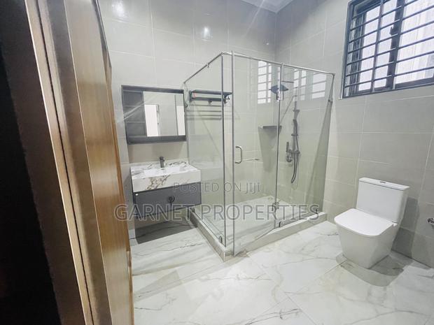 2bdrm Apartment in Garnet Properties, Airport Residential Area for rent photo 9