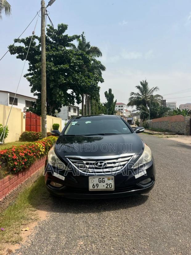 Hyundai Sonata 2013 Black photo 2