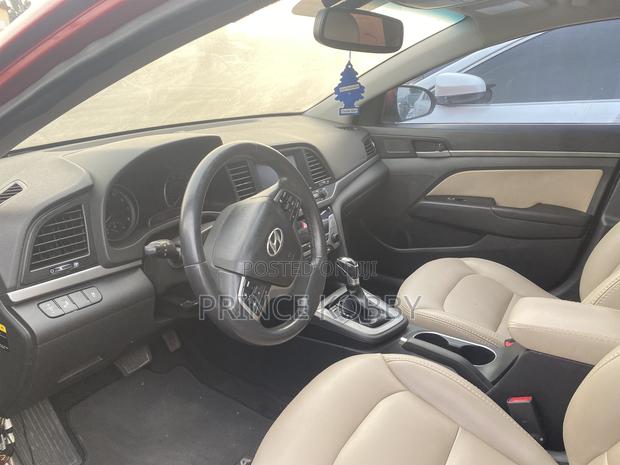 Hyundai Elantra 2017 Red photo 4