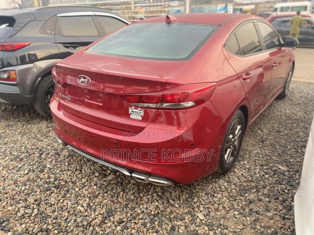 Hyundai Elantra 2017 Red photo 8
