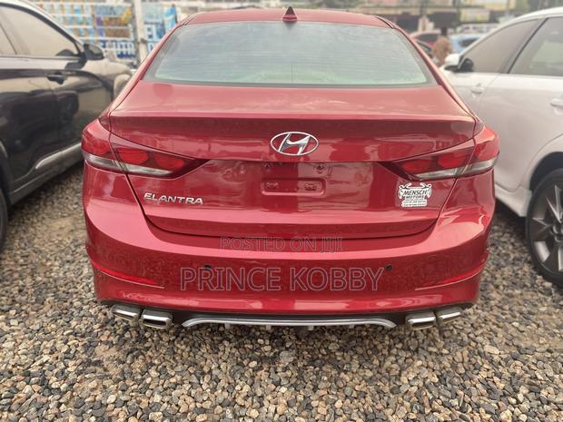 Hyundai Elantra 2017 Red photo 9