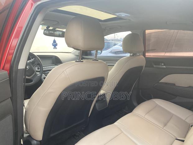 Hyundai Elantra 2017 Red photo 6