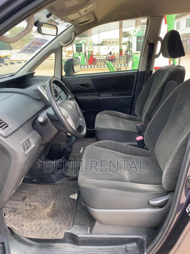 Toyota Voxy 2013 Beige