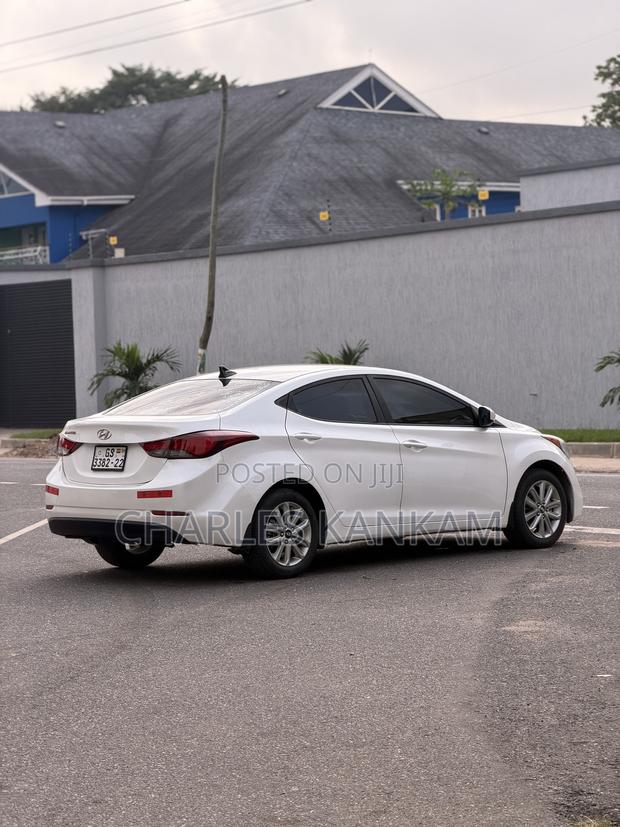 Hyundai Elantra SE Sedan FWD (1.8L 4cyl 6M) 2016 White photo 4