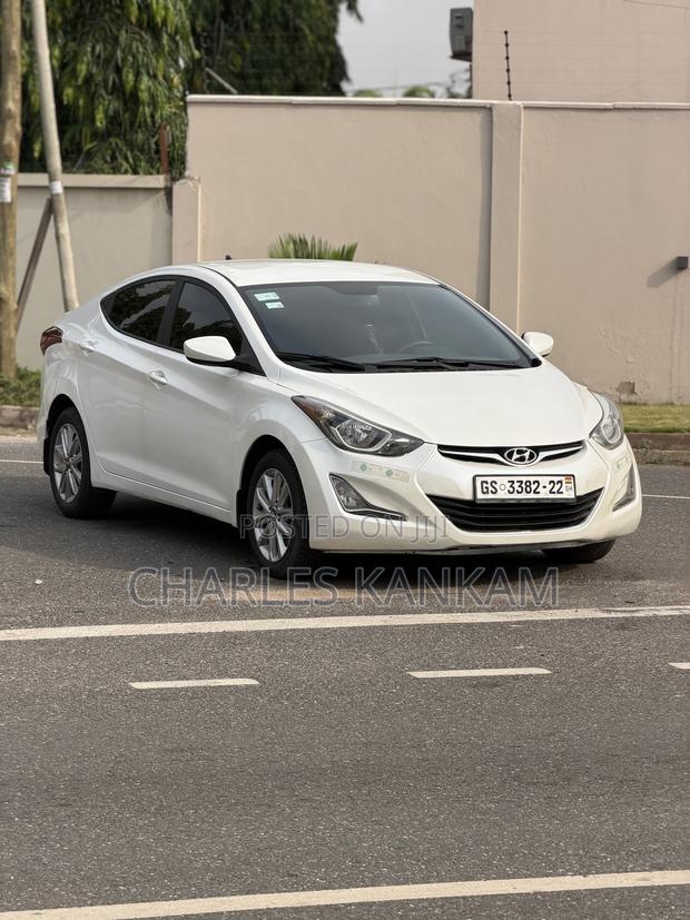 Hyundai Elantra SE Sedan FWD (1.8L 4cyl 6M) 2016 White
